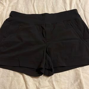 Athleta Trekkie North Short